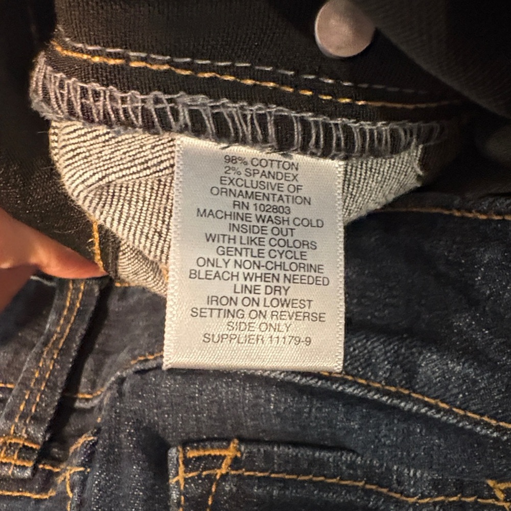 Women’s jean - Picture 4 of 5